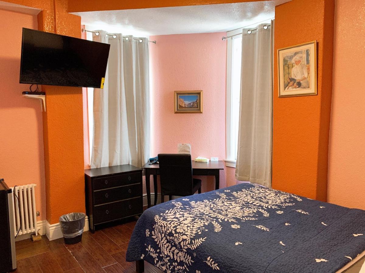 Orange Village Hostel *