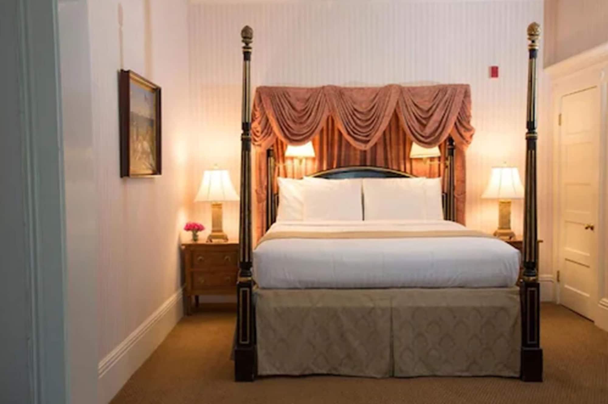 Majestic Hotel 3*