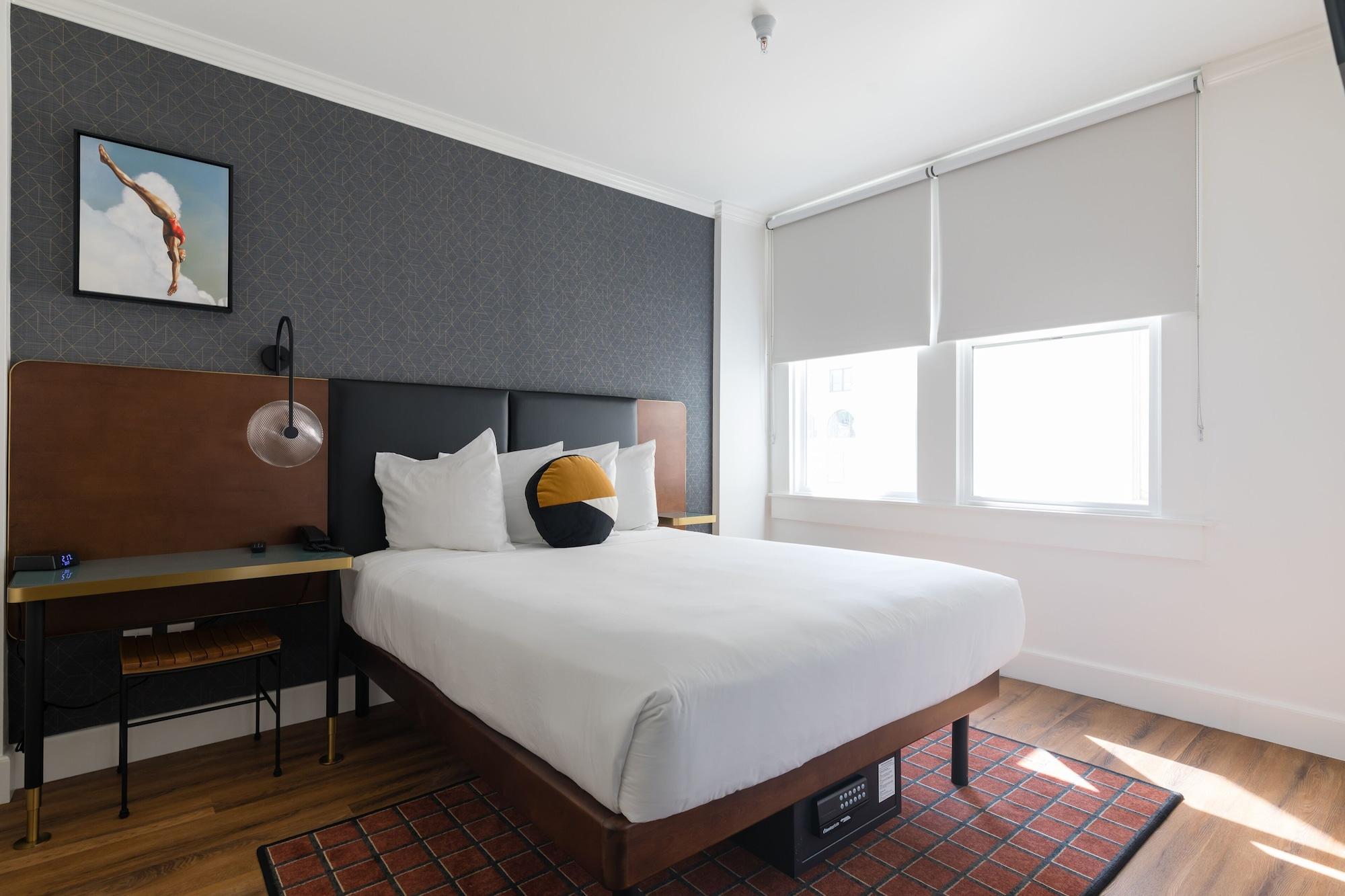 Hotel Stratford - Handwritten Collection