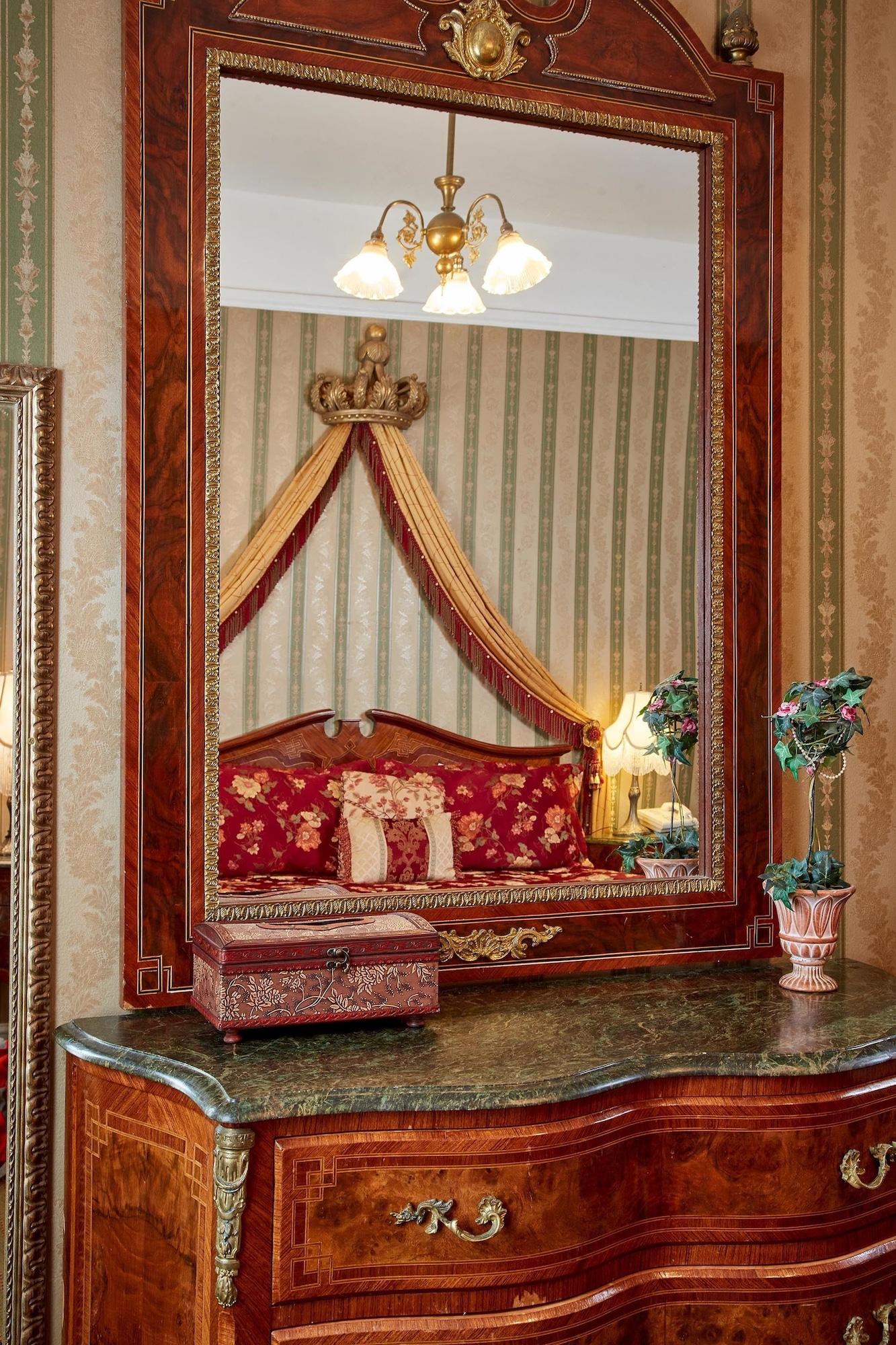 Hotel Queen Anne San Francisco