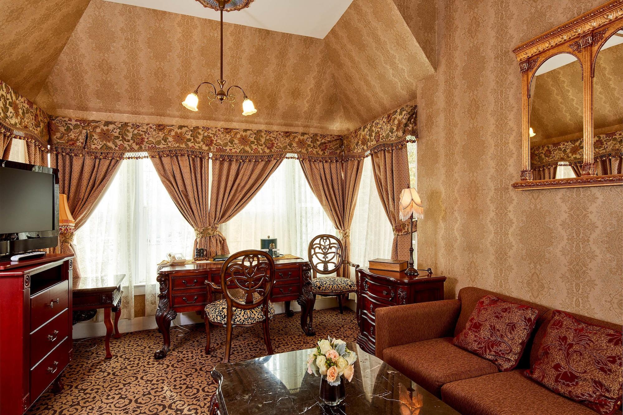Queen Anne Hotel 3*