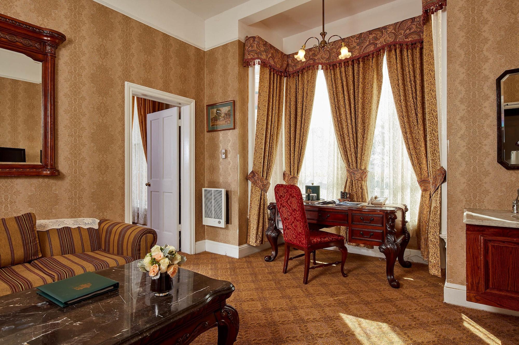 Queen Anne 3*