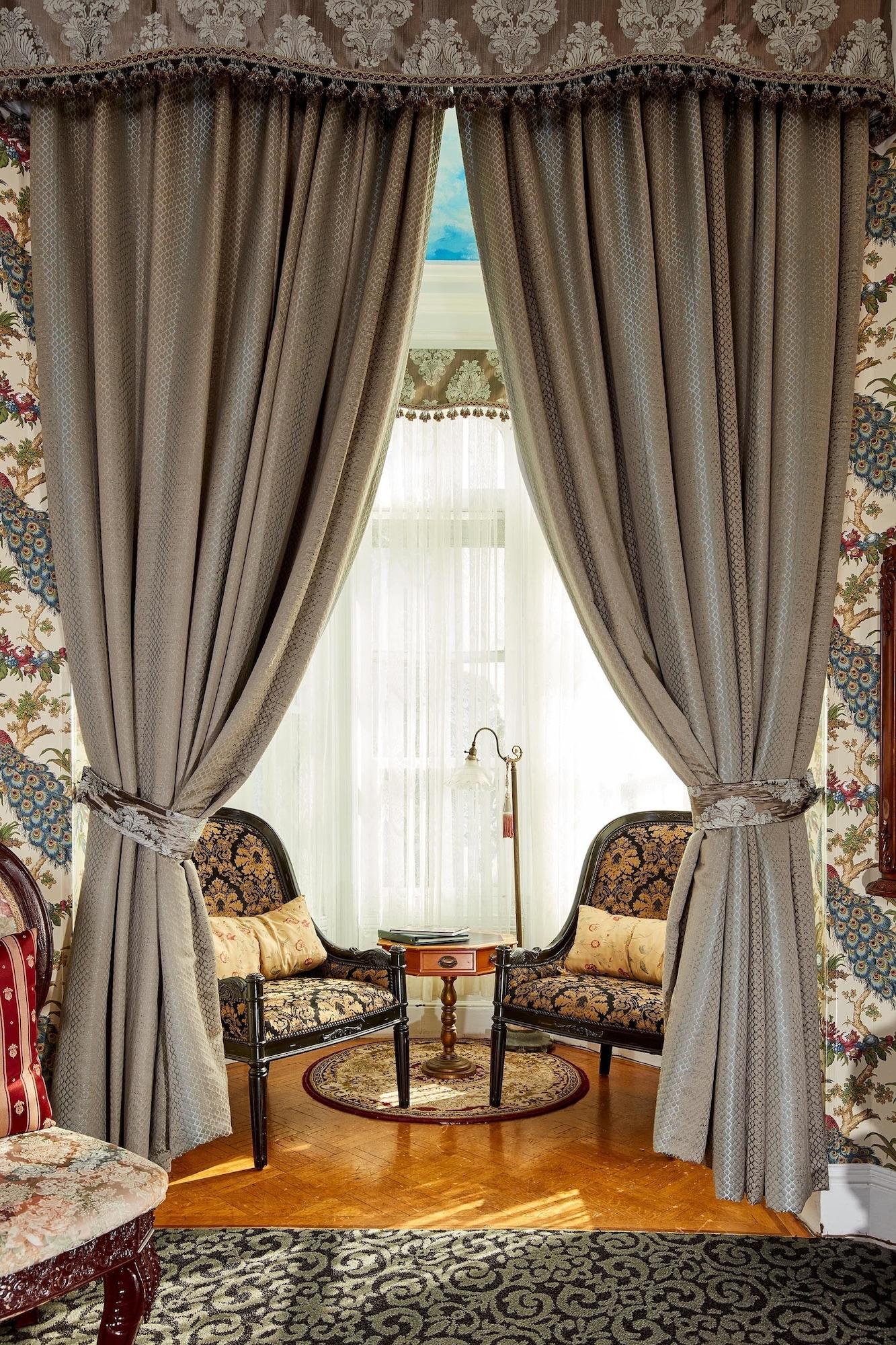 Queen Anne 3*