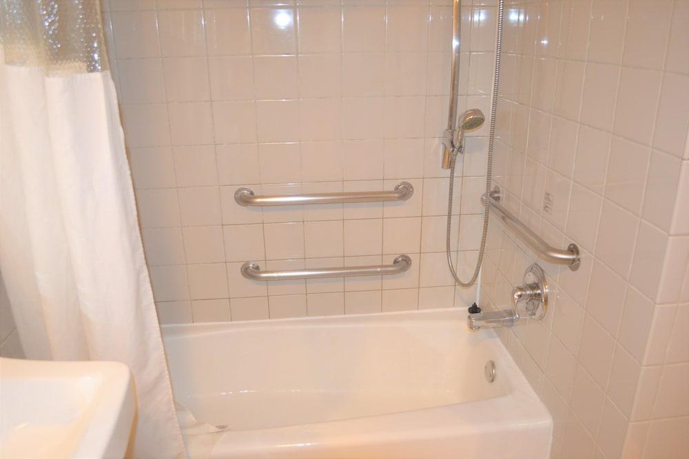 Signature Marina District Motel 2*