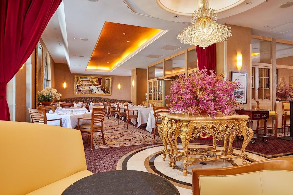 Orchard Hotel