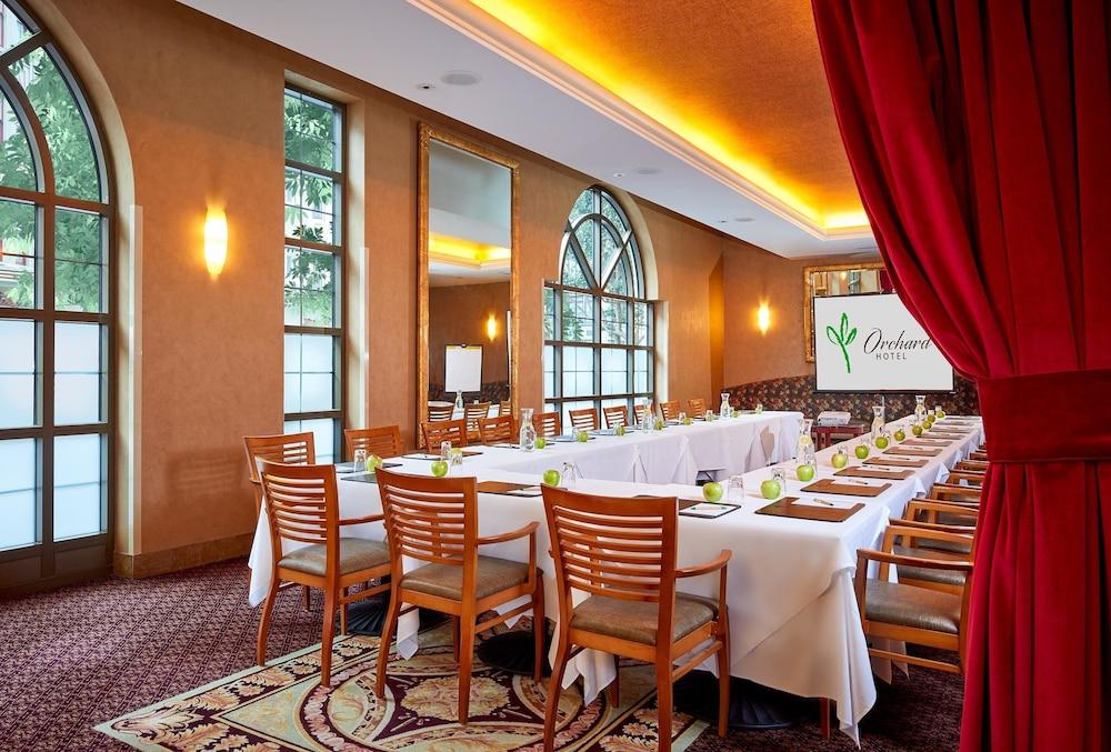Orchard Hotel 4*