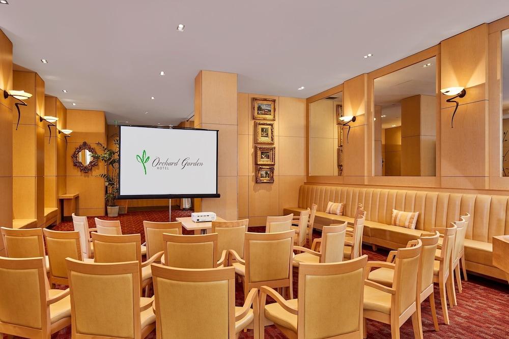 Orchard Garden Hotel 4*
