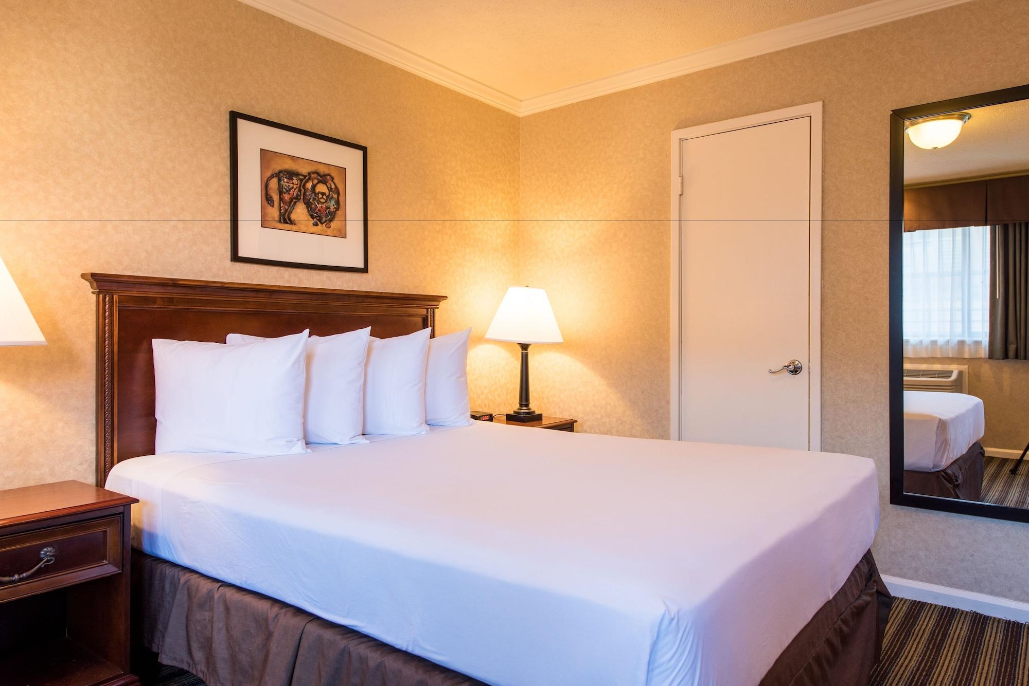Civic Center Motor Motel 3*