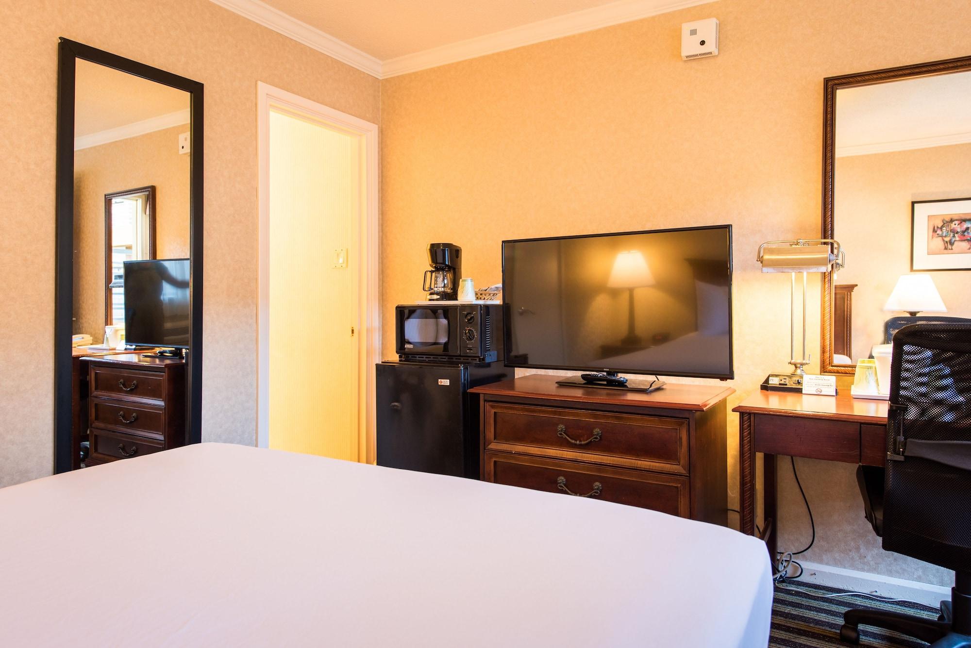 Civic Center Motor Motel 3*