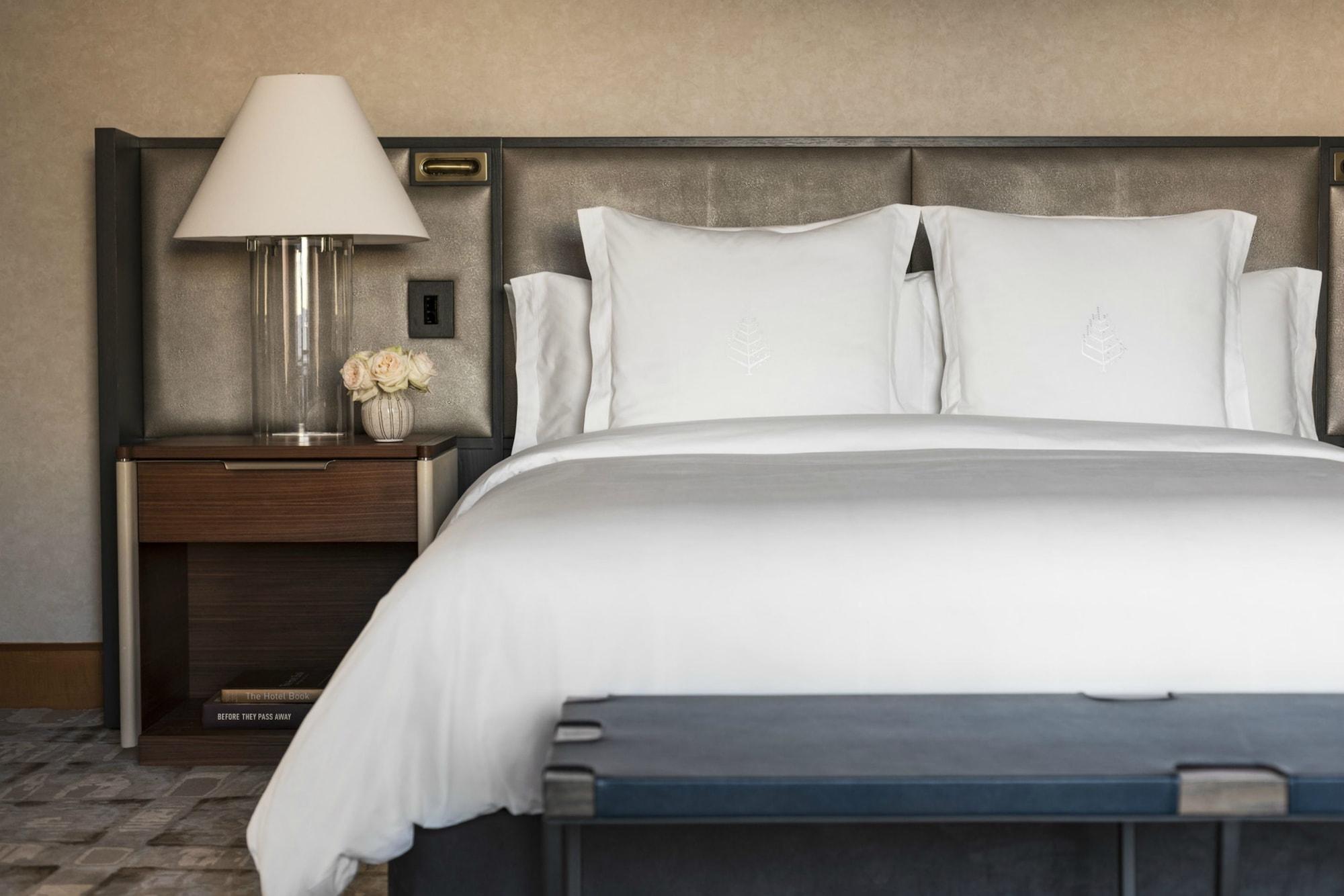Four Seasons Hotel 5*