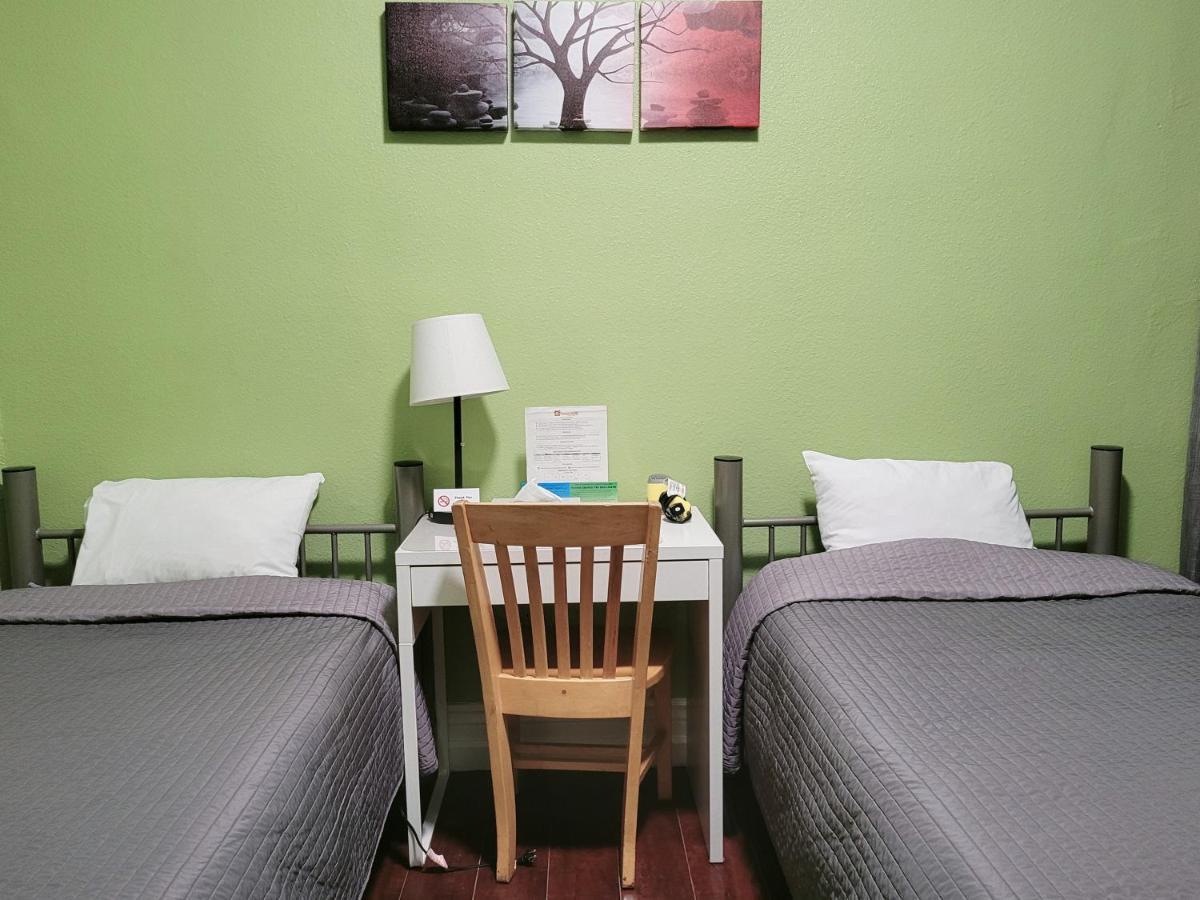 Hostel Orange Village *