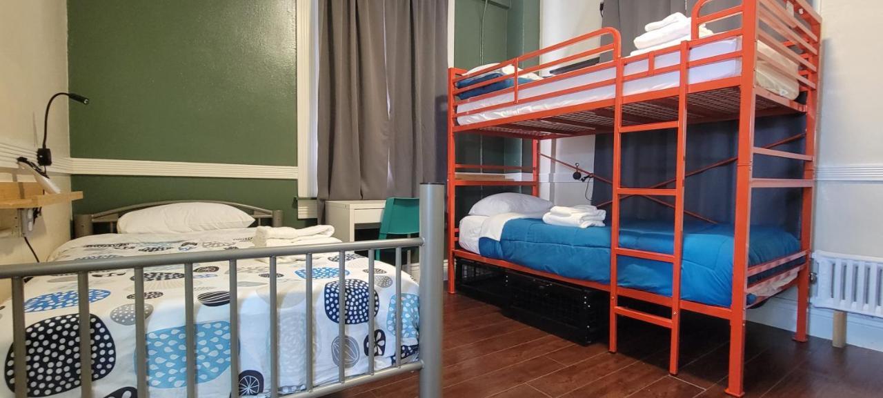 Hostel Orange Village *