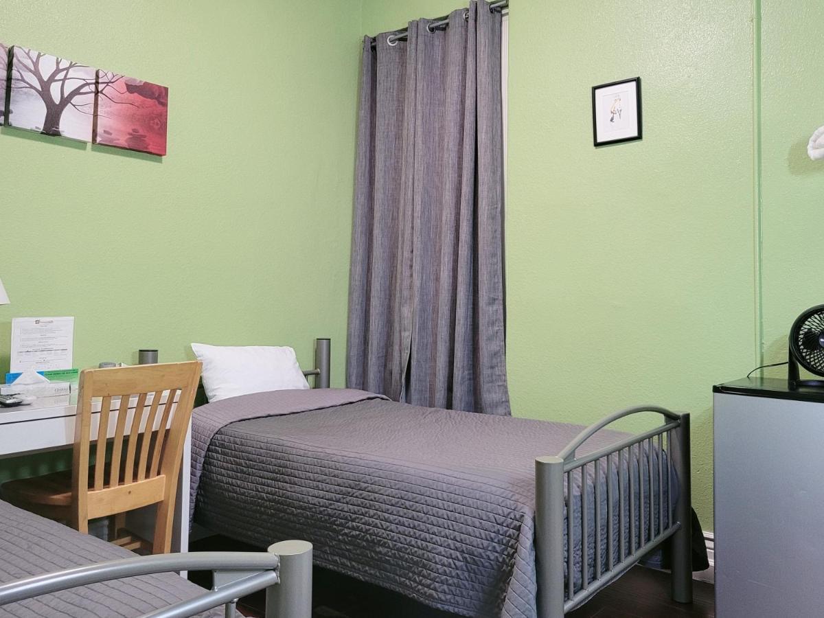 Orange Village Hostel *