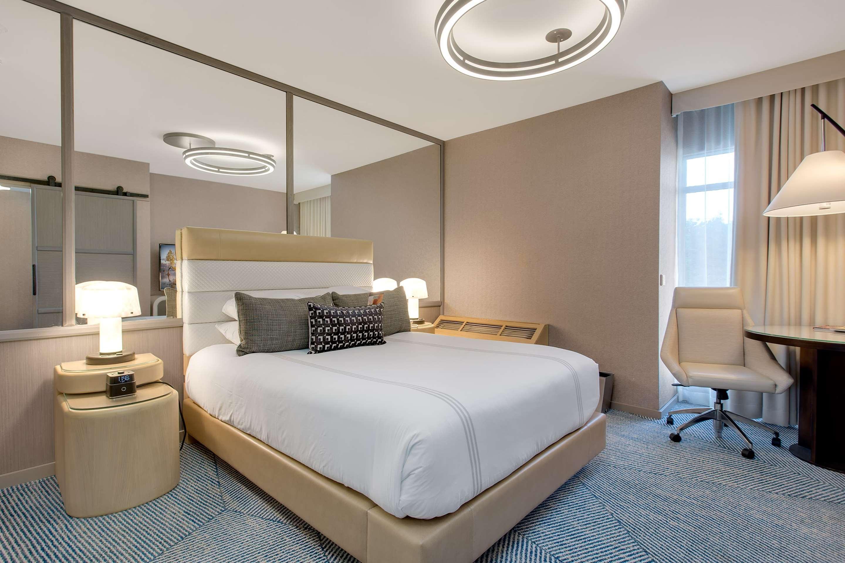 Zoe Fisherman's Wharf 4*