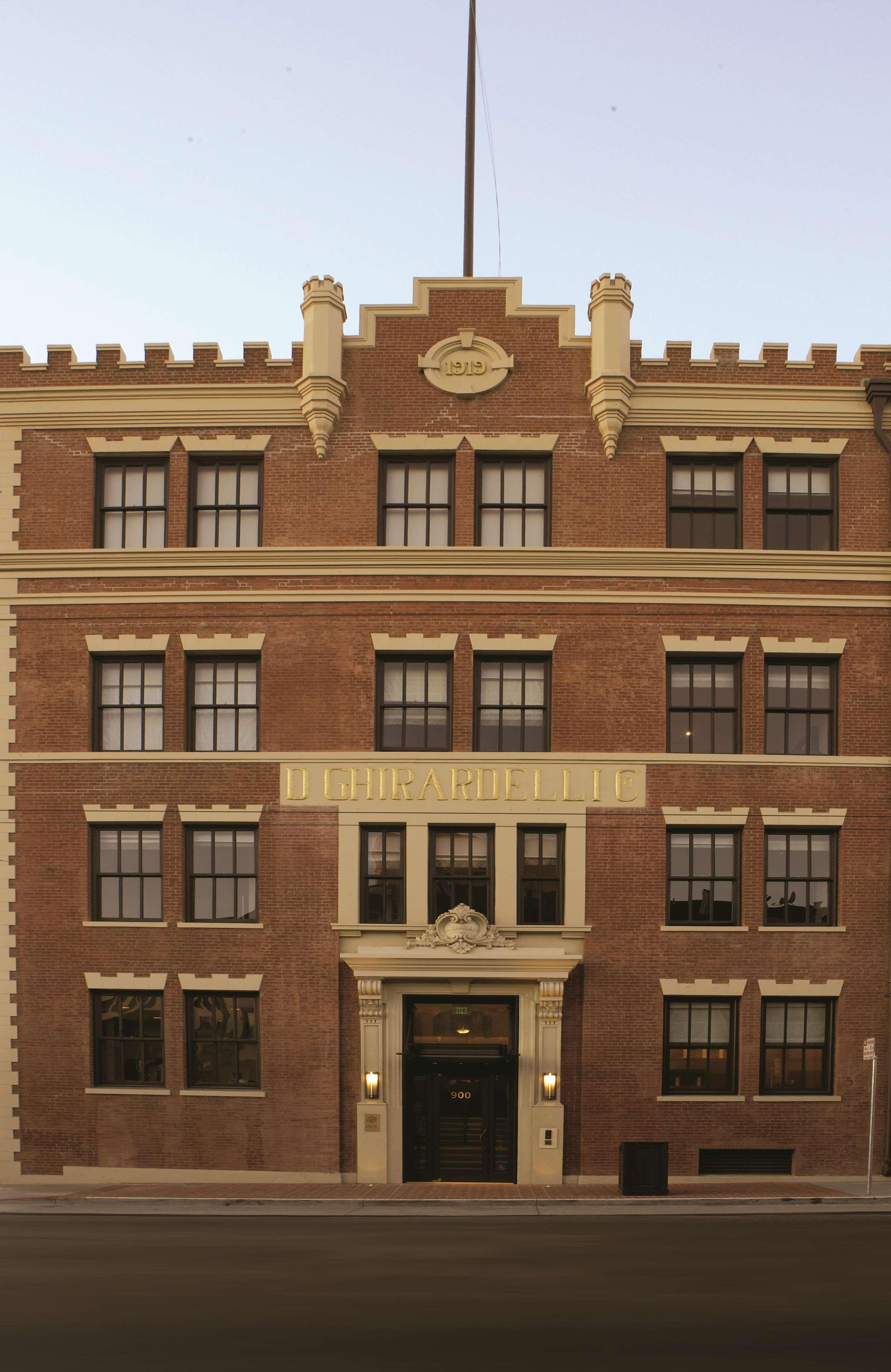 The Fairmont Heritage Place Ghirardelli Square 5*