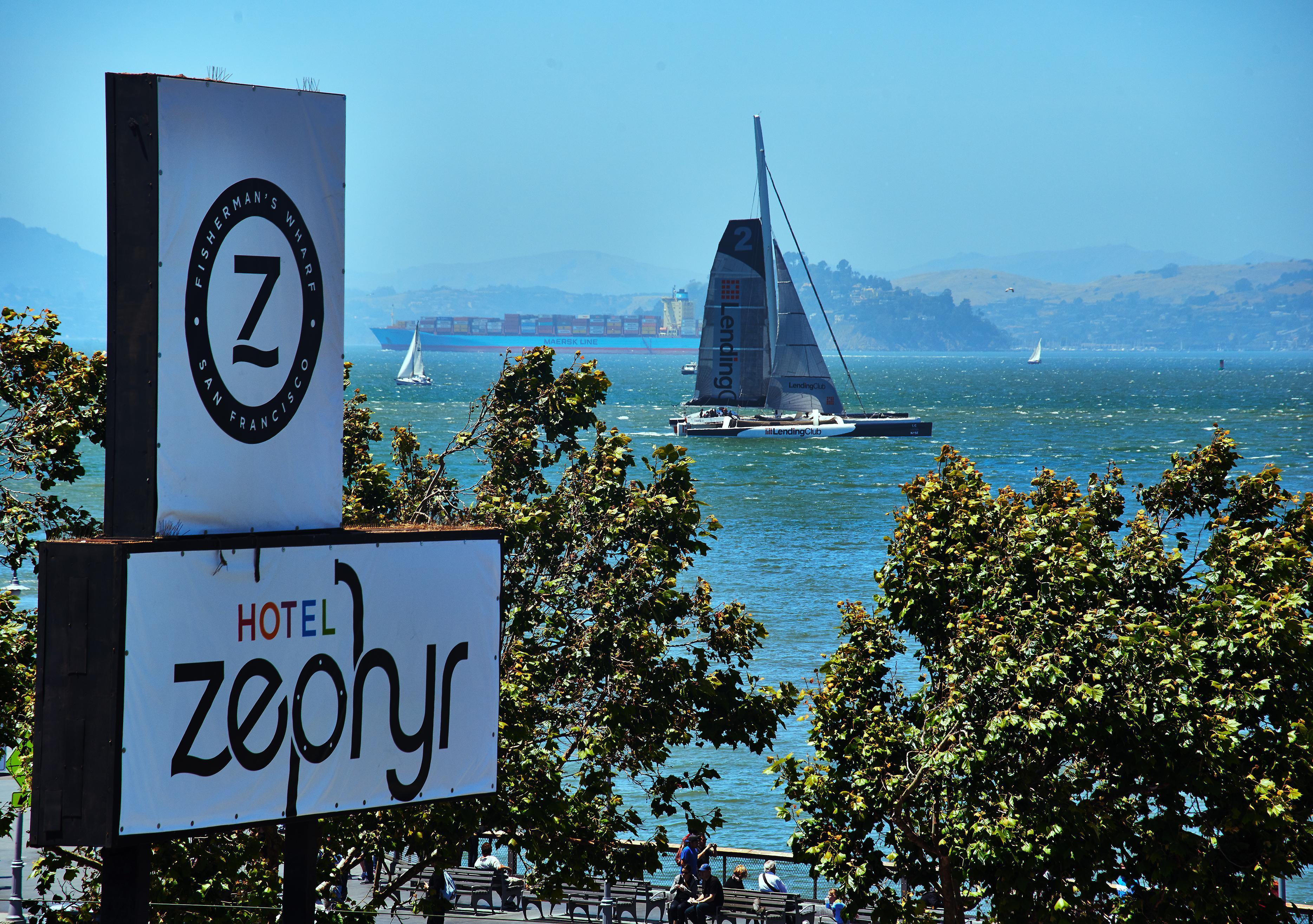 Zephyr Hotel 4*