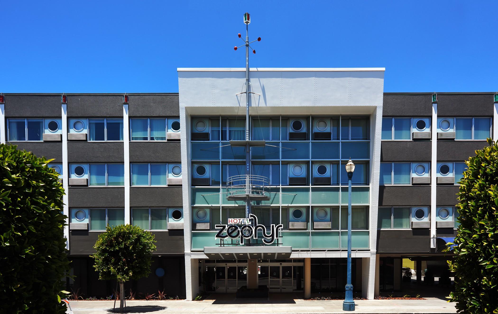 Hotel Zephyr 4*