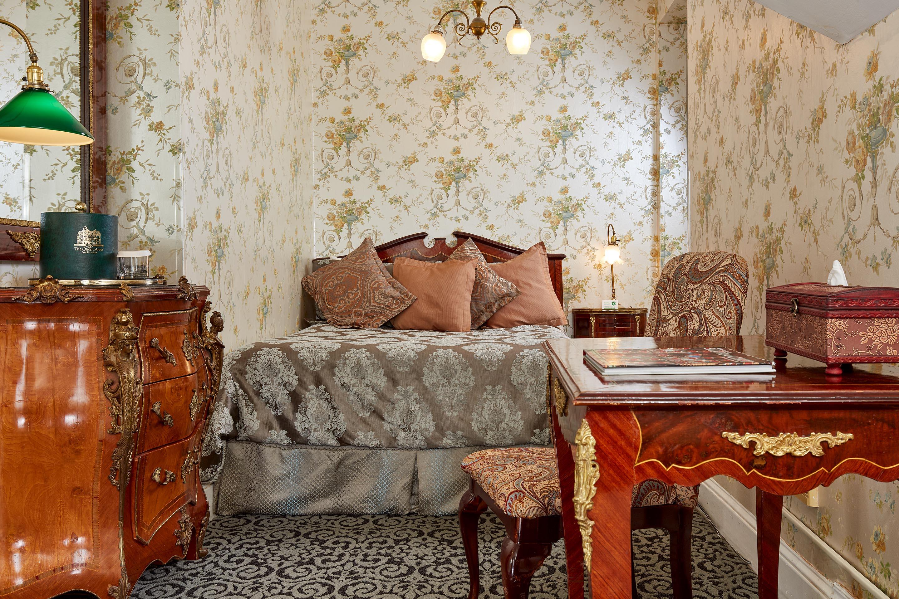 Hotel Queen Anne 3*