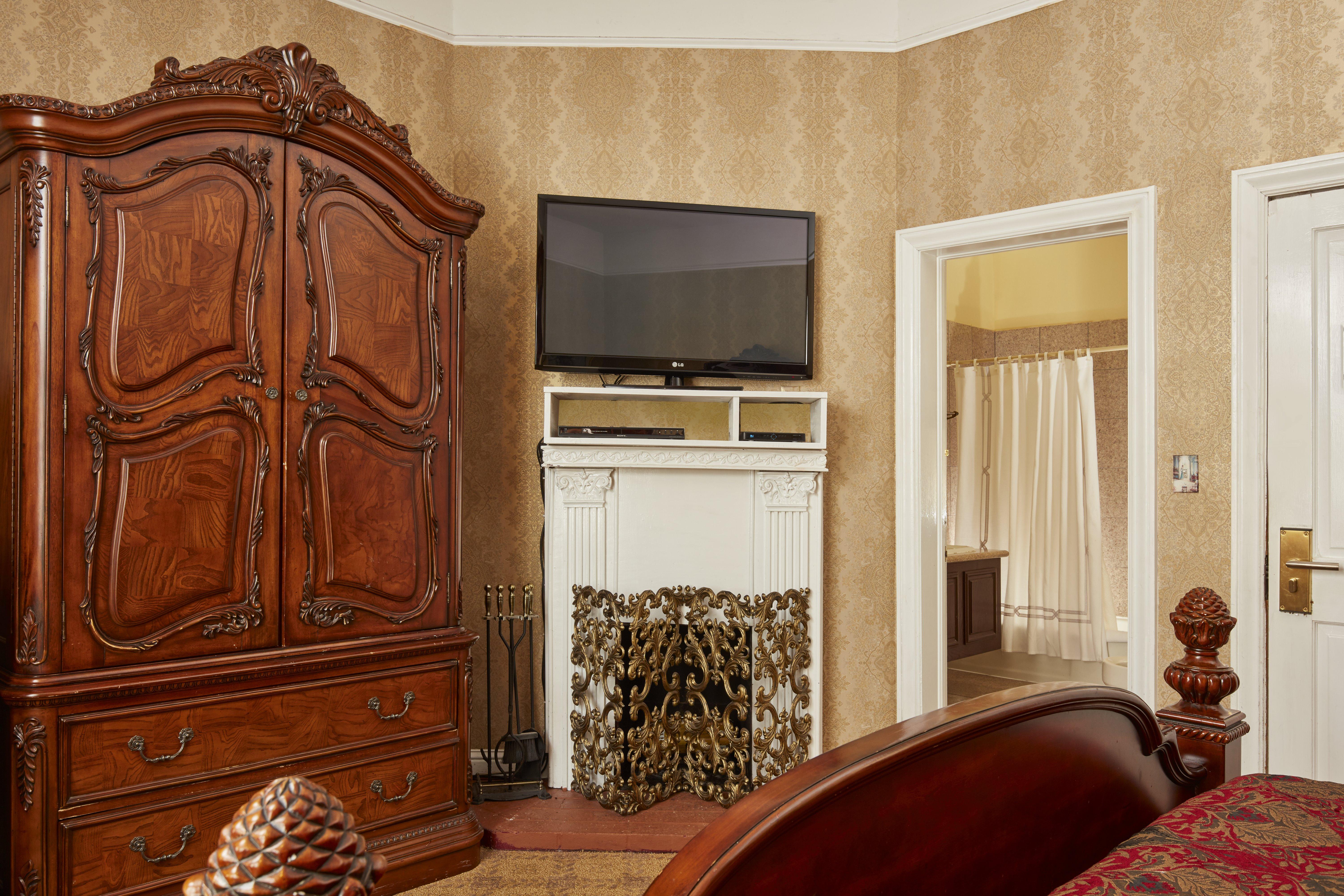 Queen Anne Hotel 3*