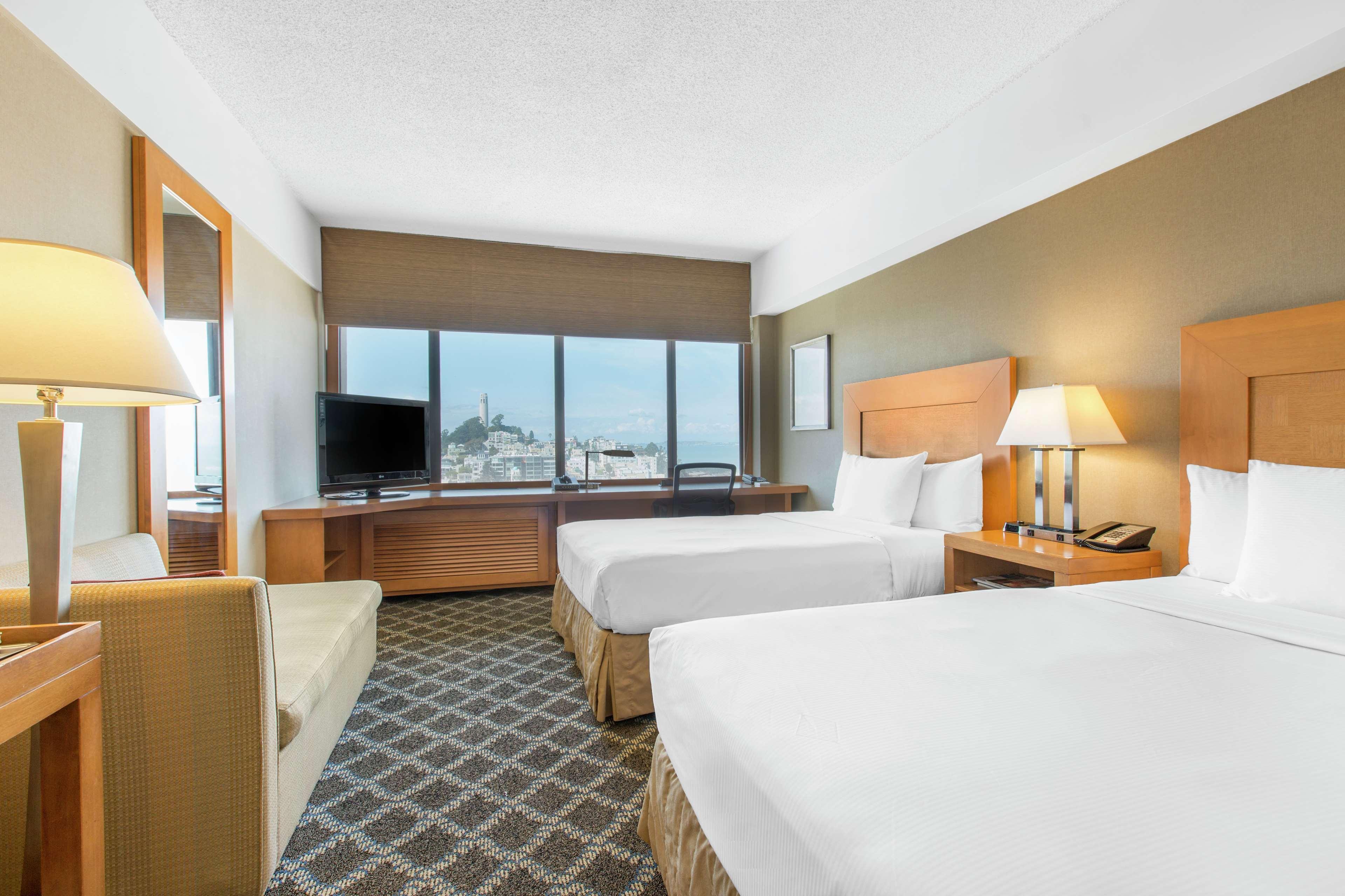 Hotel Hilton Financial District 4*
