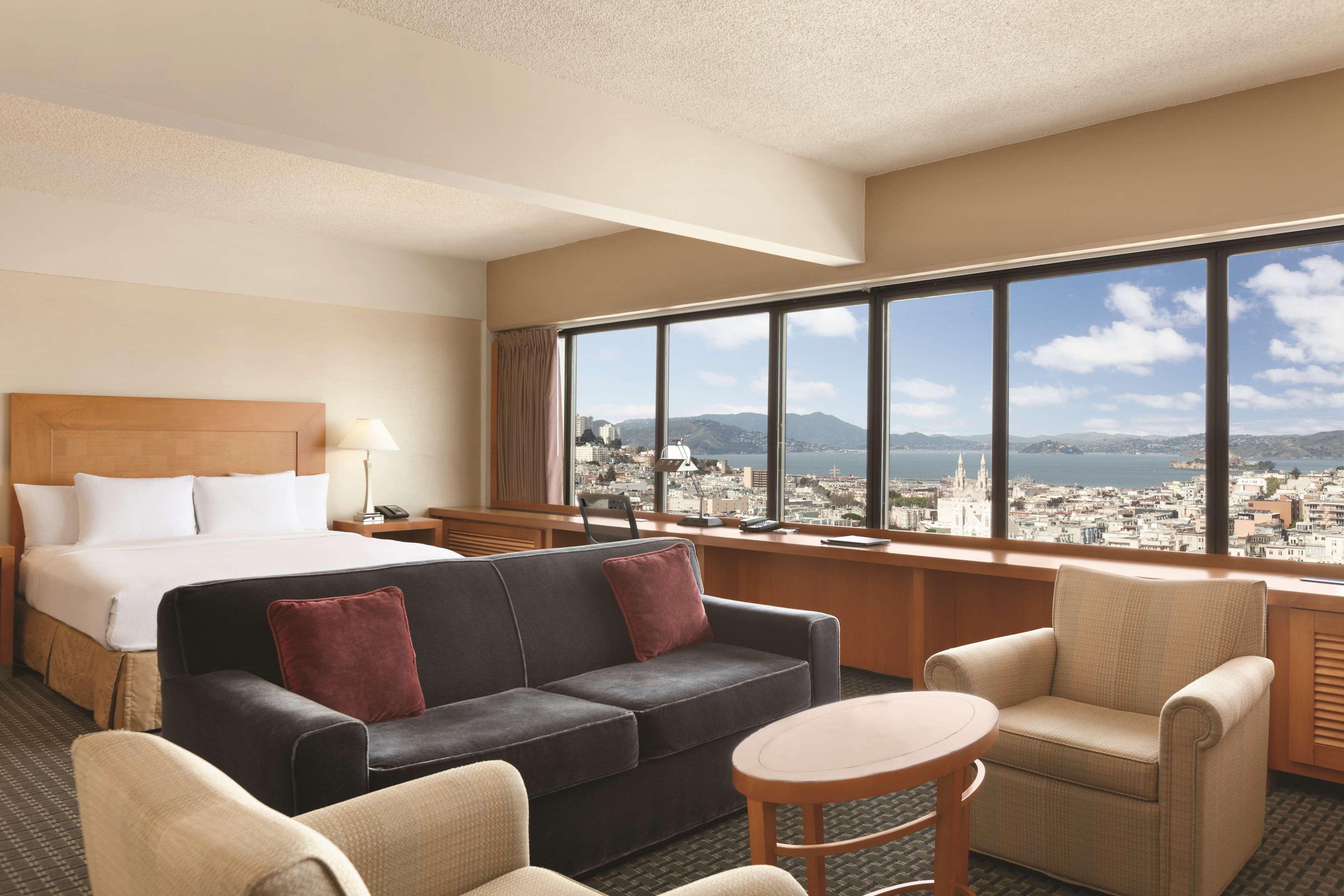 Hotel Hilton Financial District 4*