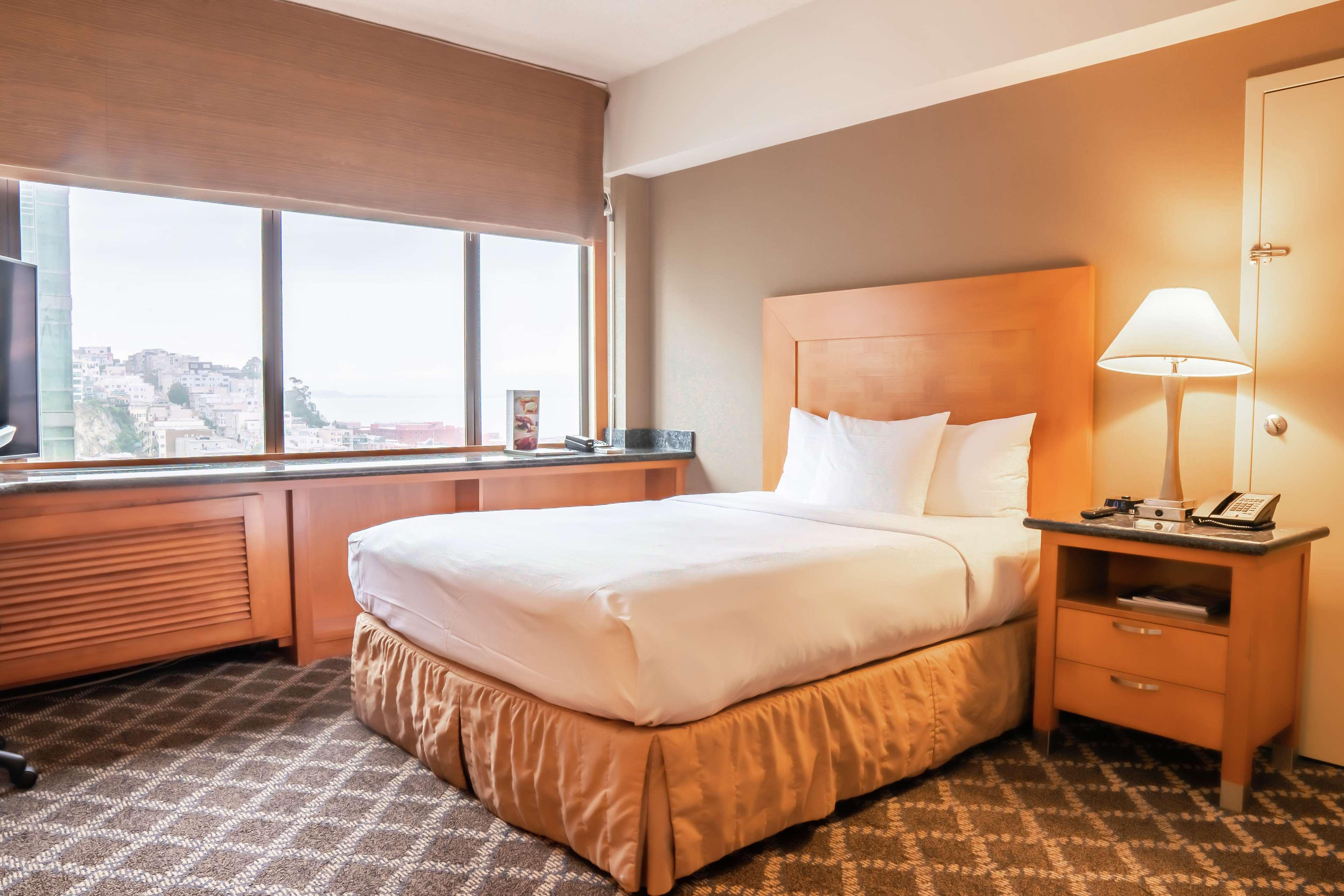 Hilton Financial District Hotel 4*