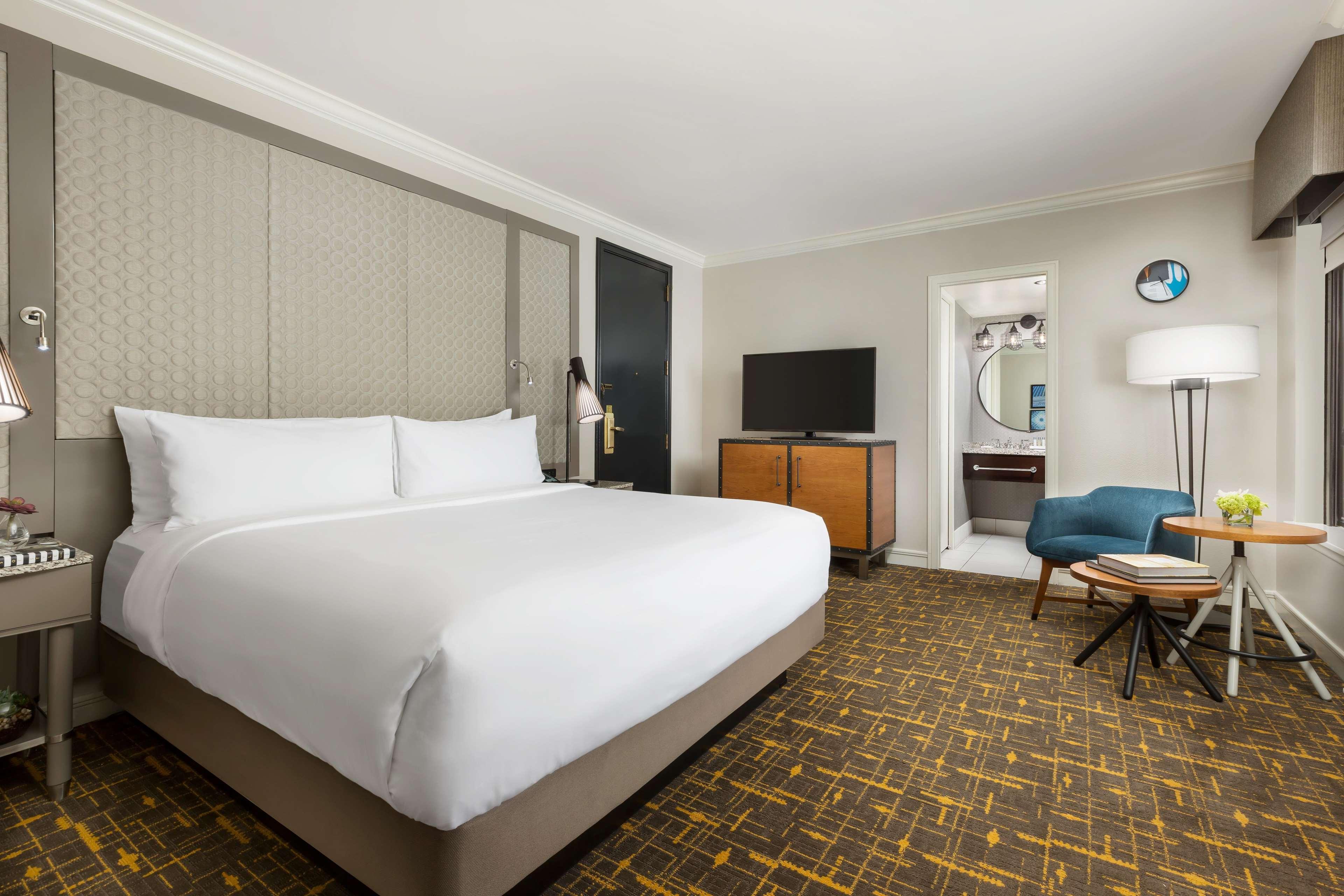 Stanford Court Hotel 4*