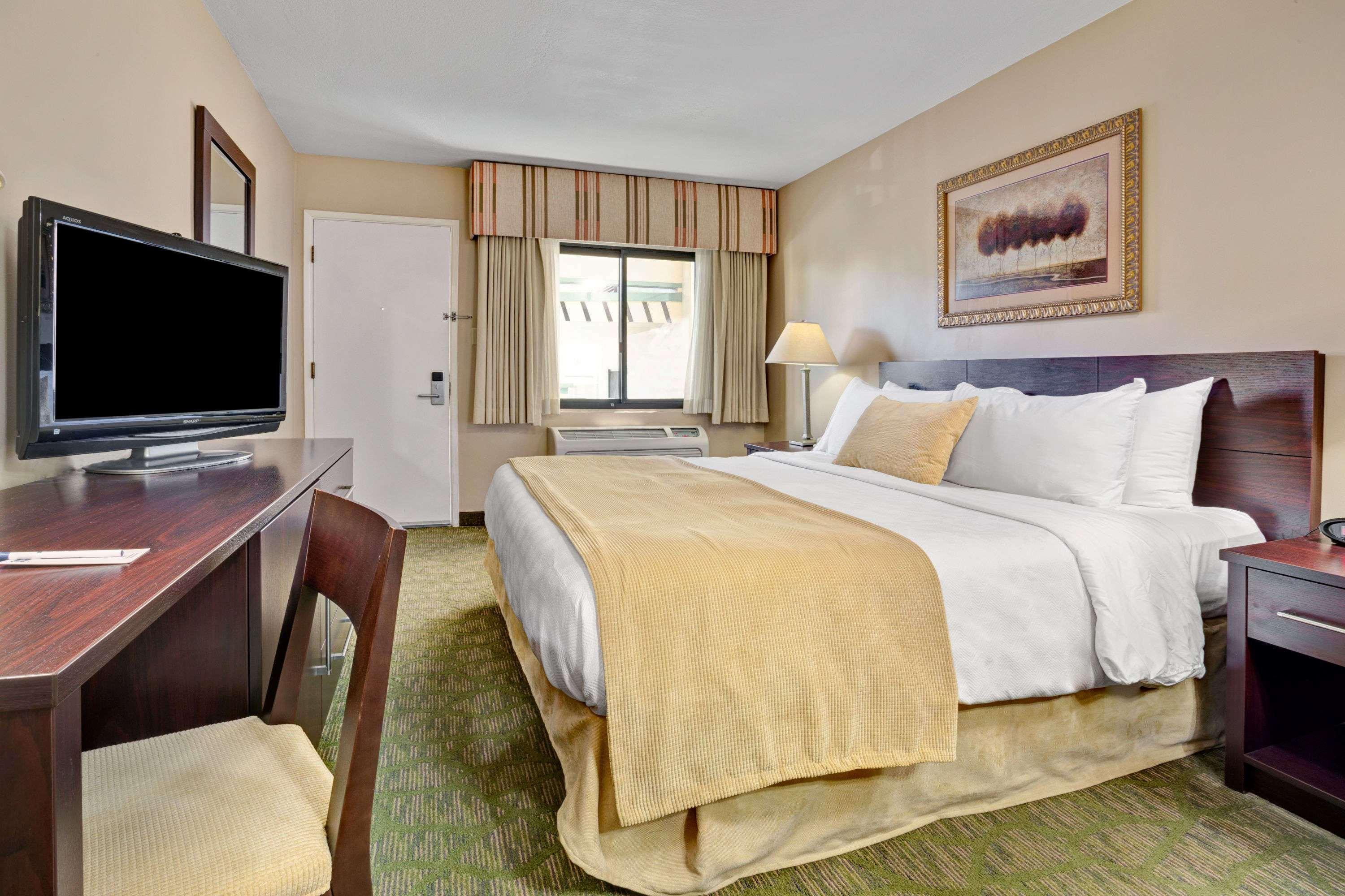 Travelodge By Wyndham Presidio Motel