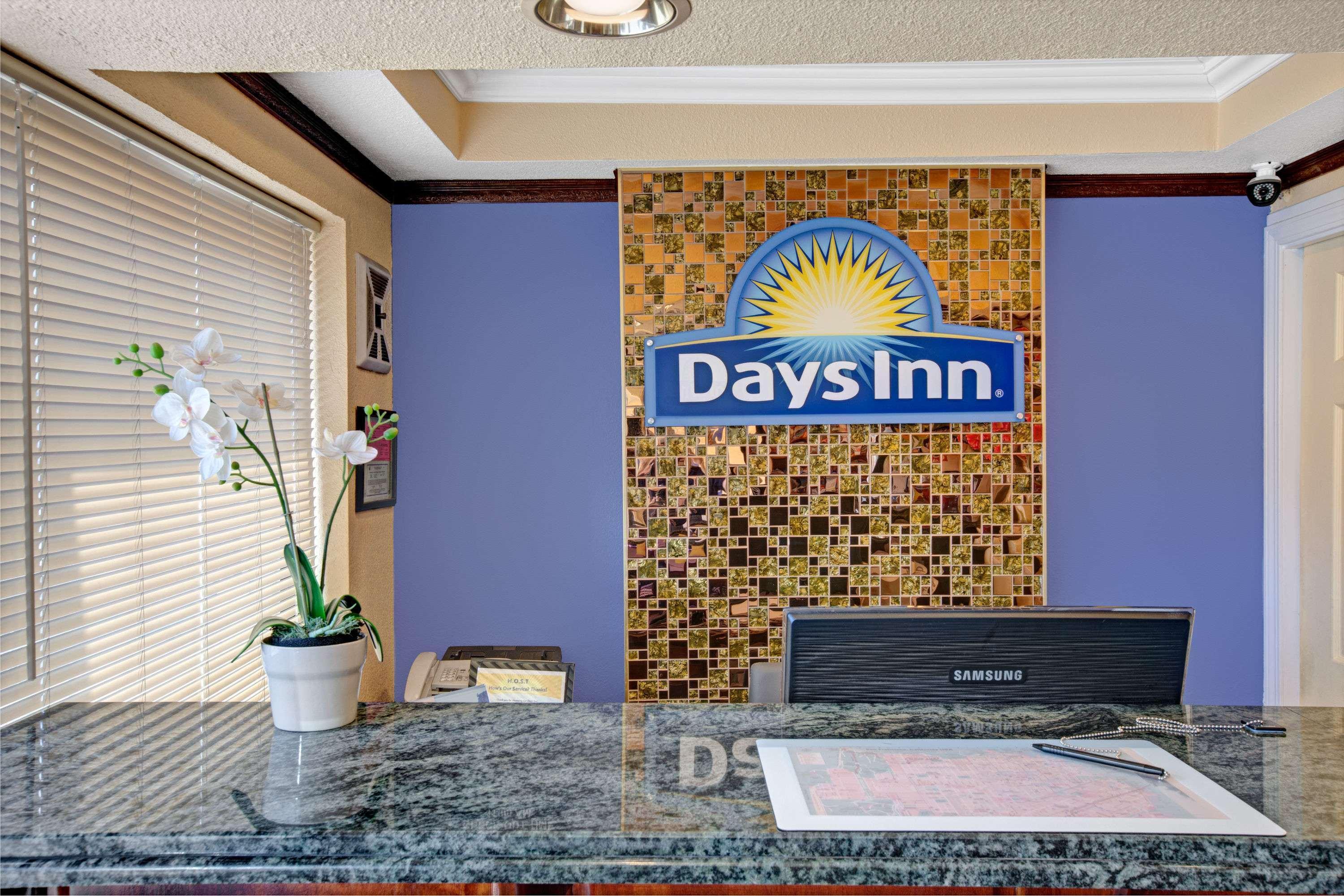 Days - Lombard San Francisco