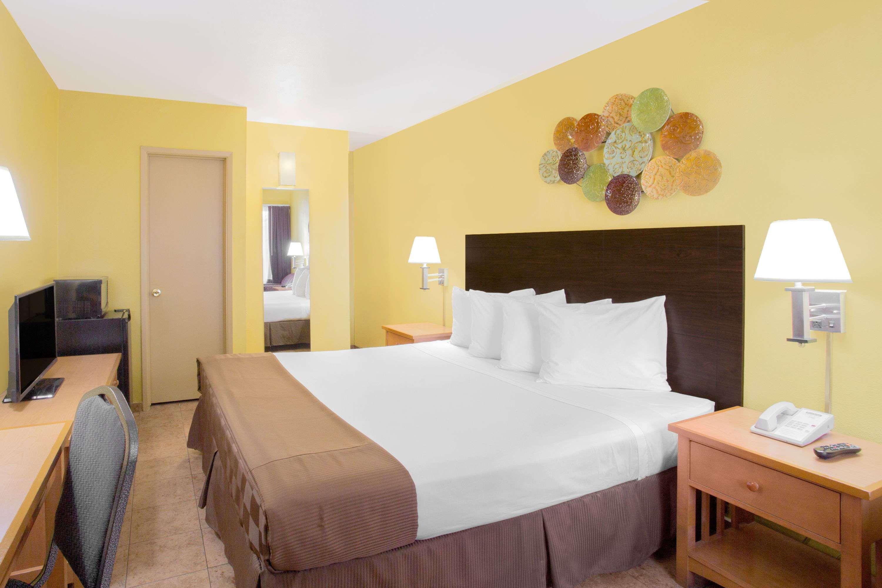 Travelodge By Wyndham 2*
