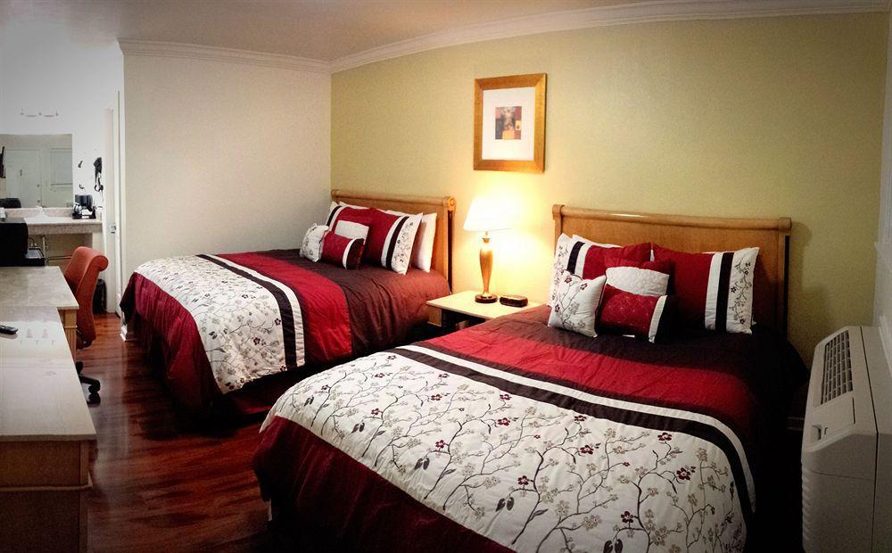 Lombard Plaza Motel 2*