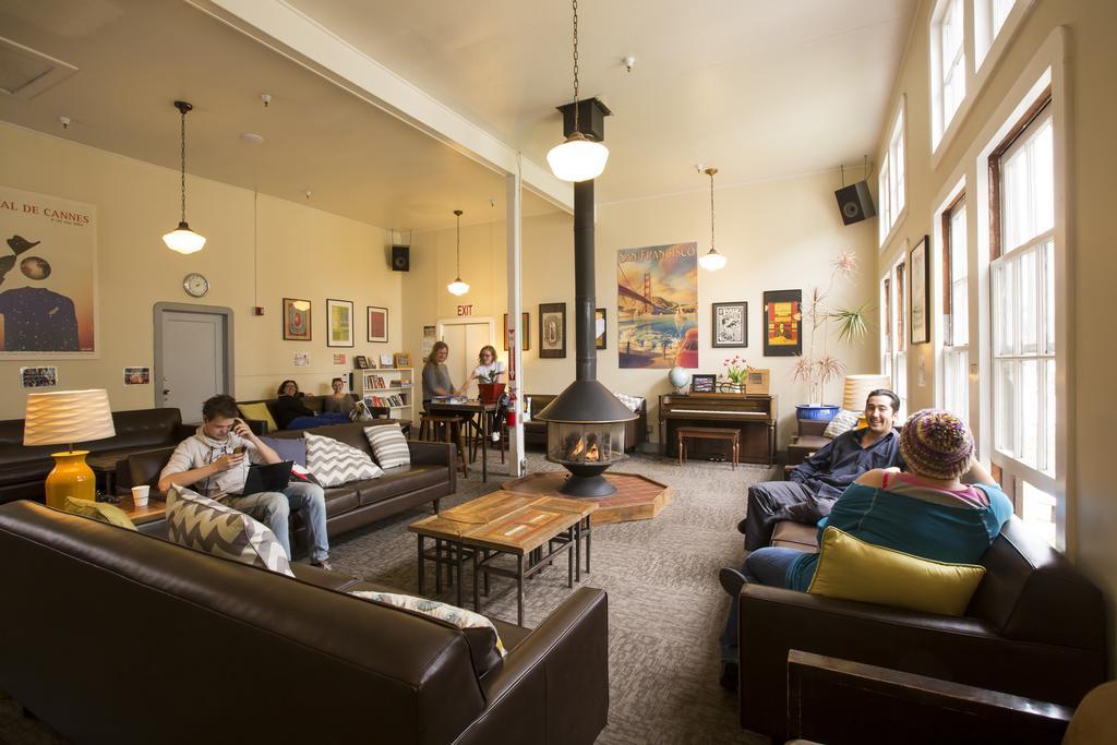 Hi Fisherman's Wharf Hostel *