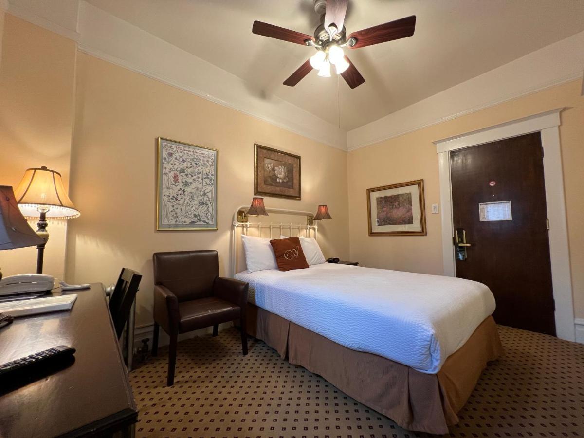 The Andrews 4*
