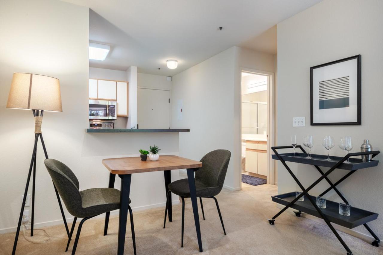 S W Movie Nr Att Park Sfo-151 Apartment