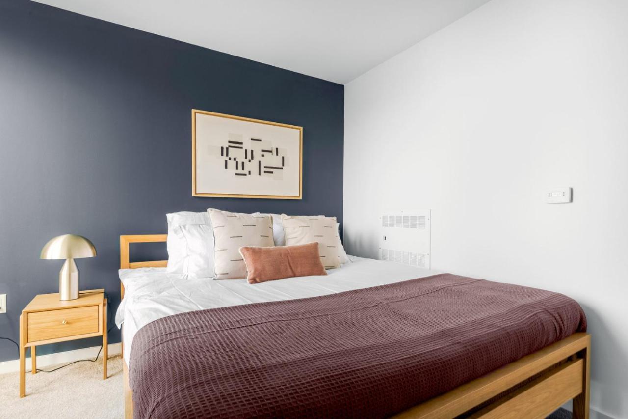 Soma 2br W Gym Roofdeck Nr Muni Bart Airbnb Sfo-297 *