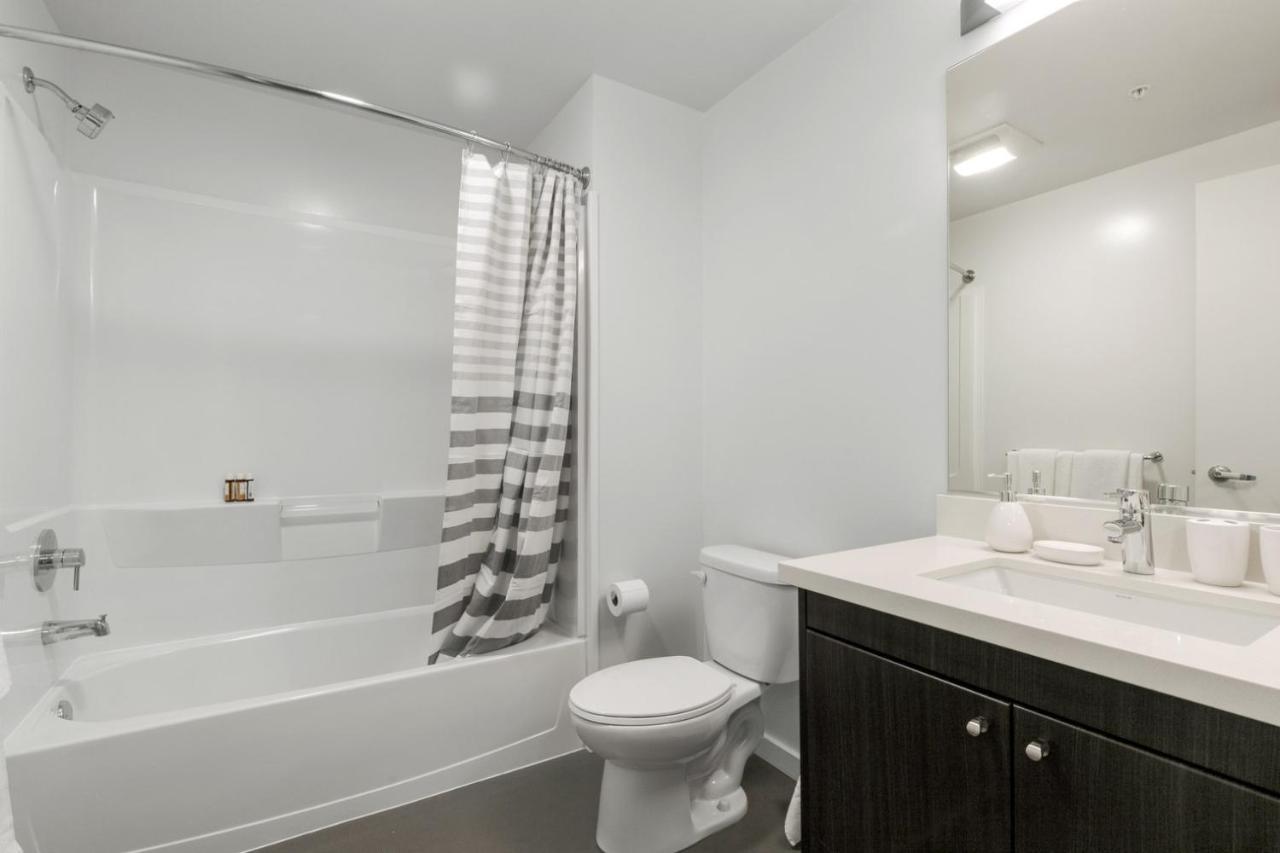 Soma 2br W Gym Roofdeck Nr Muni Bart Airbnb Sfo-297 * San Francisco