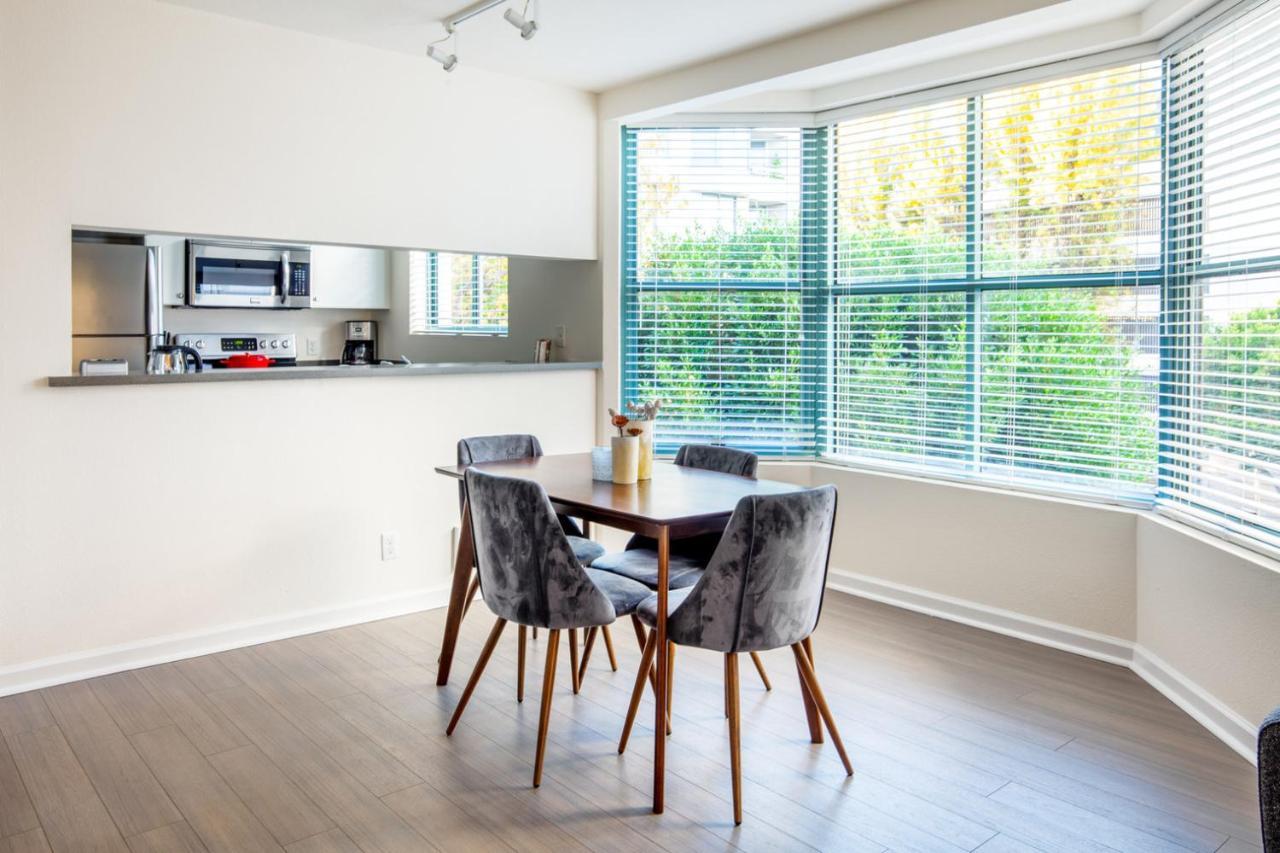 S 1br W Pool Gym Shops Dining Onsite Sfo-395 *