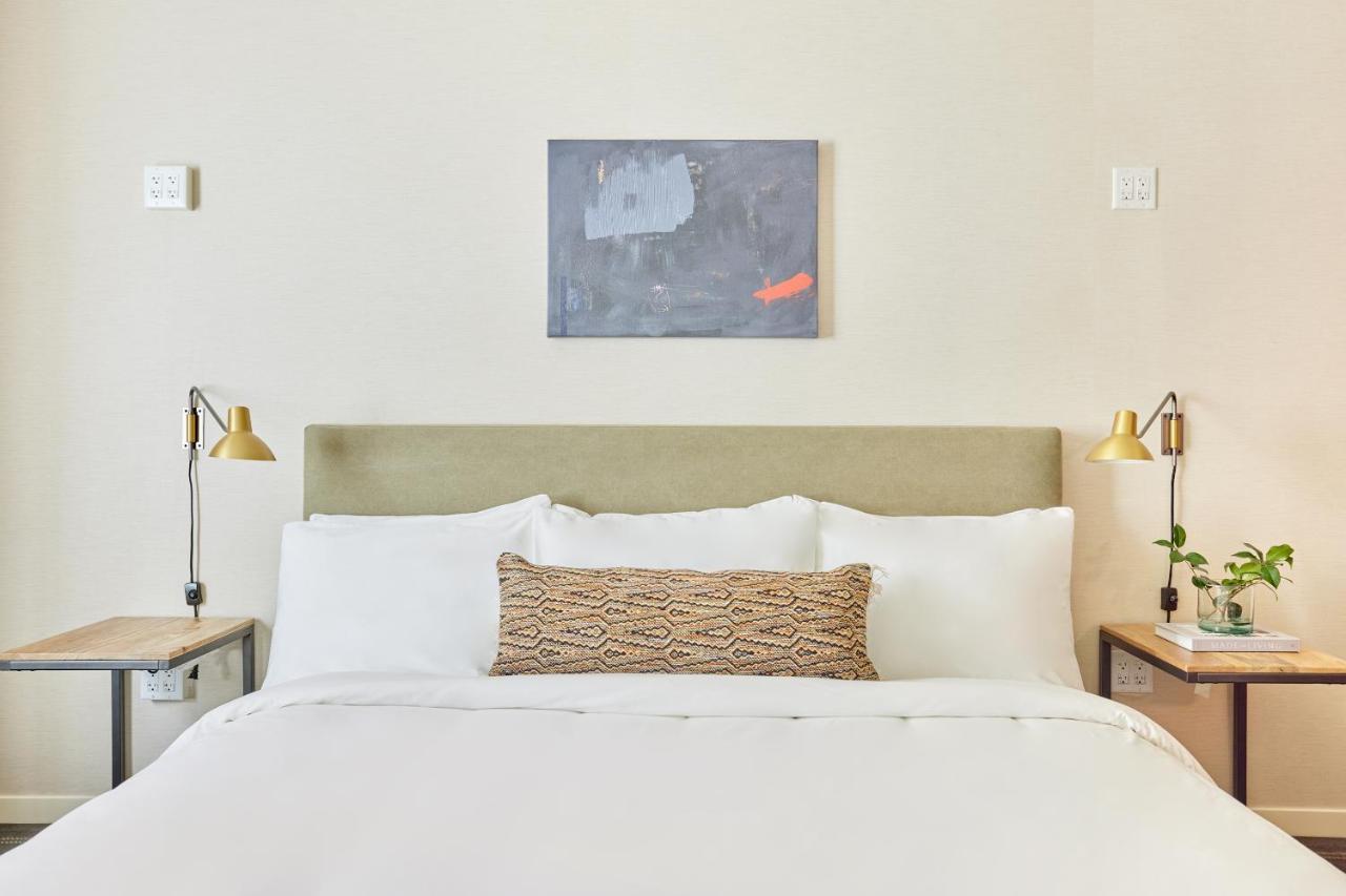 Found Hotel, Hotel