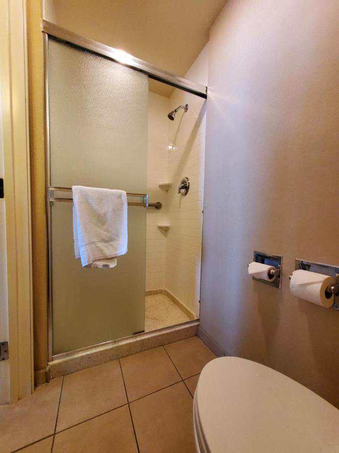 Royal Pacific Motor Hotel
