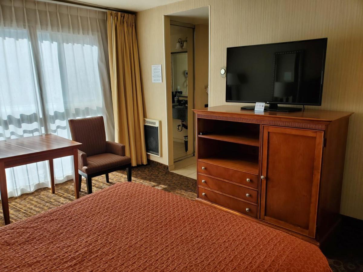 Royal Pacific Motor Hotel
