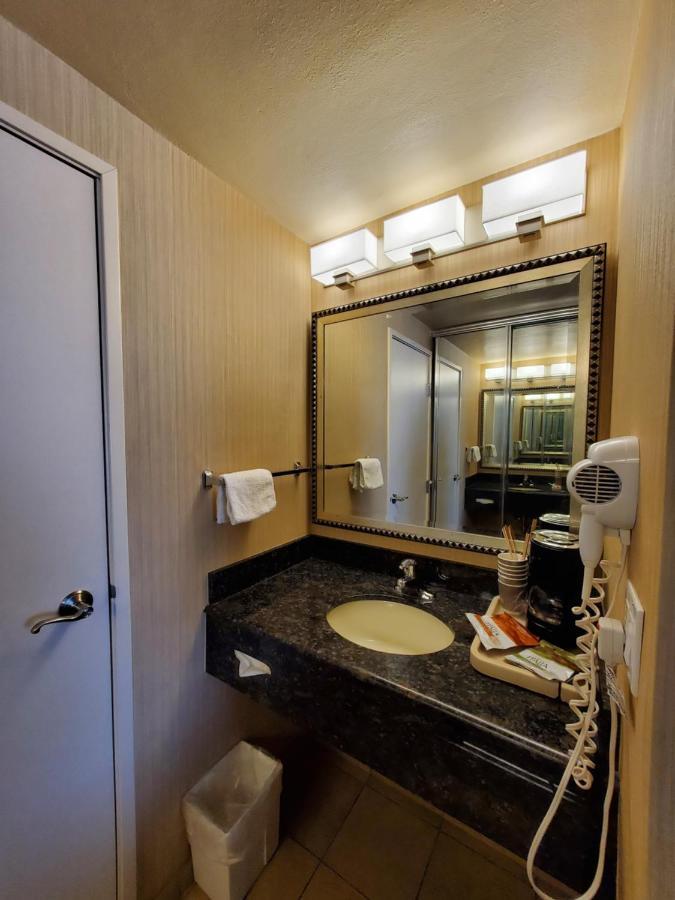 Royal Pacific Motor Hotel