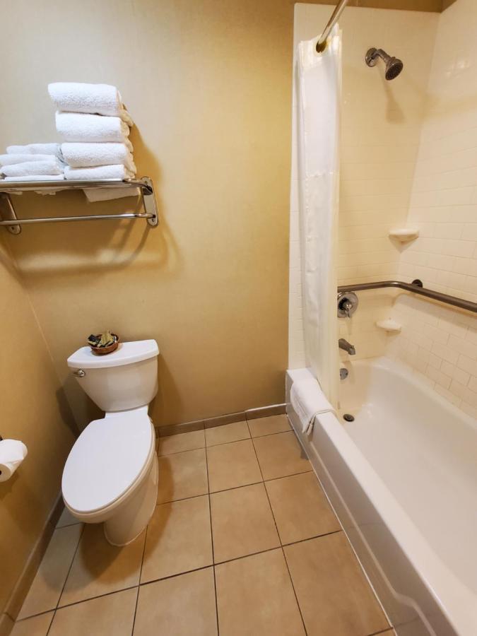 Royal Pacific Motor Hotel