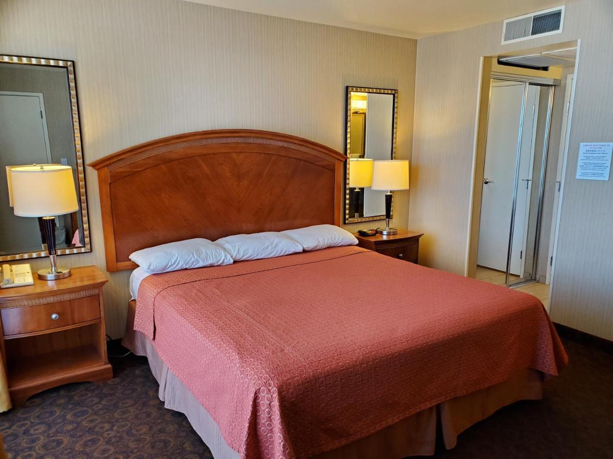 Royal Pacific Motor Hotel