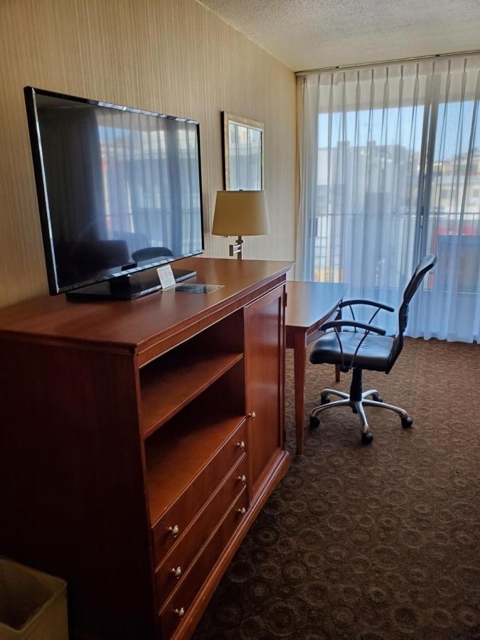 Royal Pacific Motor Hotel