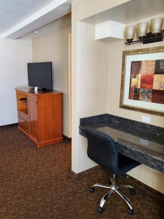 Royal Pacific Motor Hotel