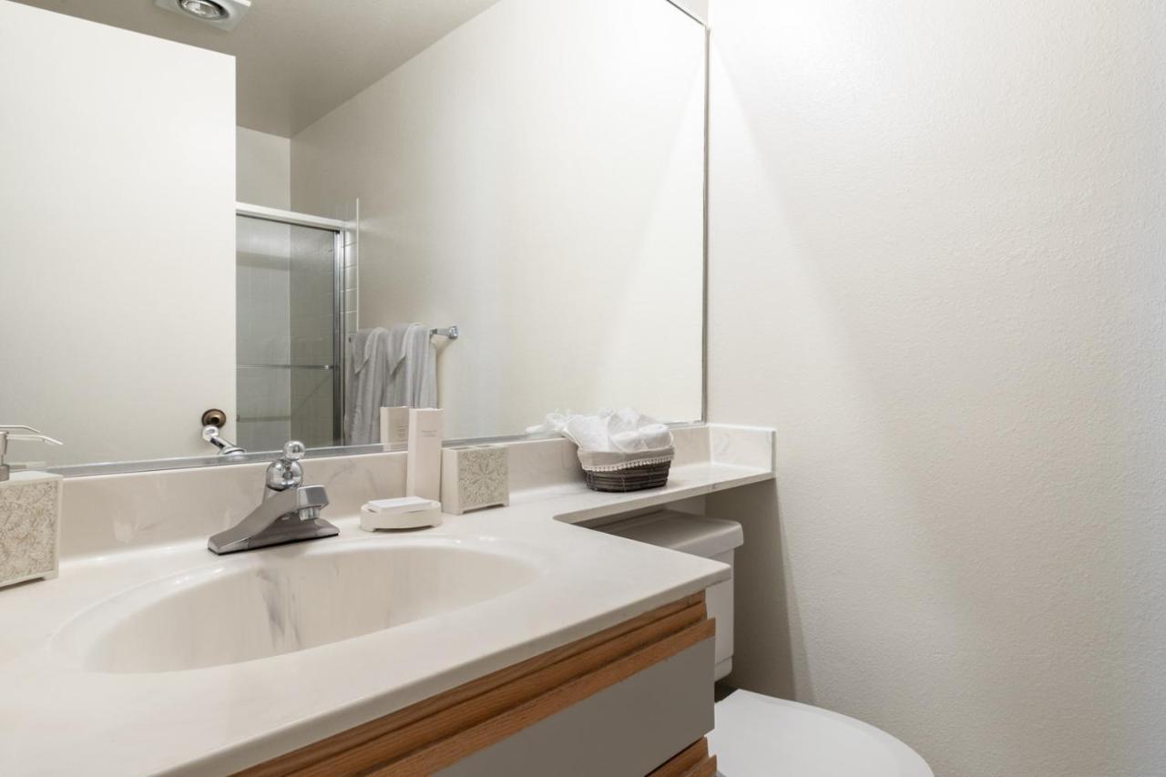 S 2br W Pool Nr Att Park Sfo-322 * San Francisco