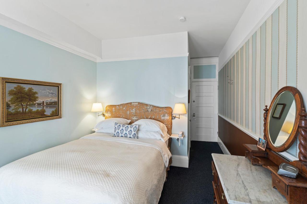 Golden Gate Inn 3*