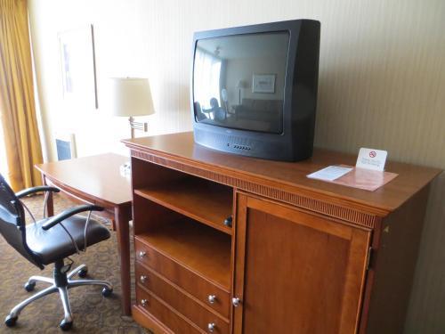 Royal Pacific Motor Hotel 2*