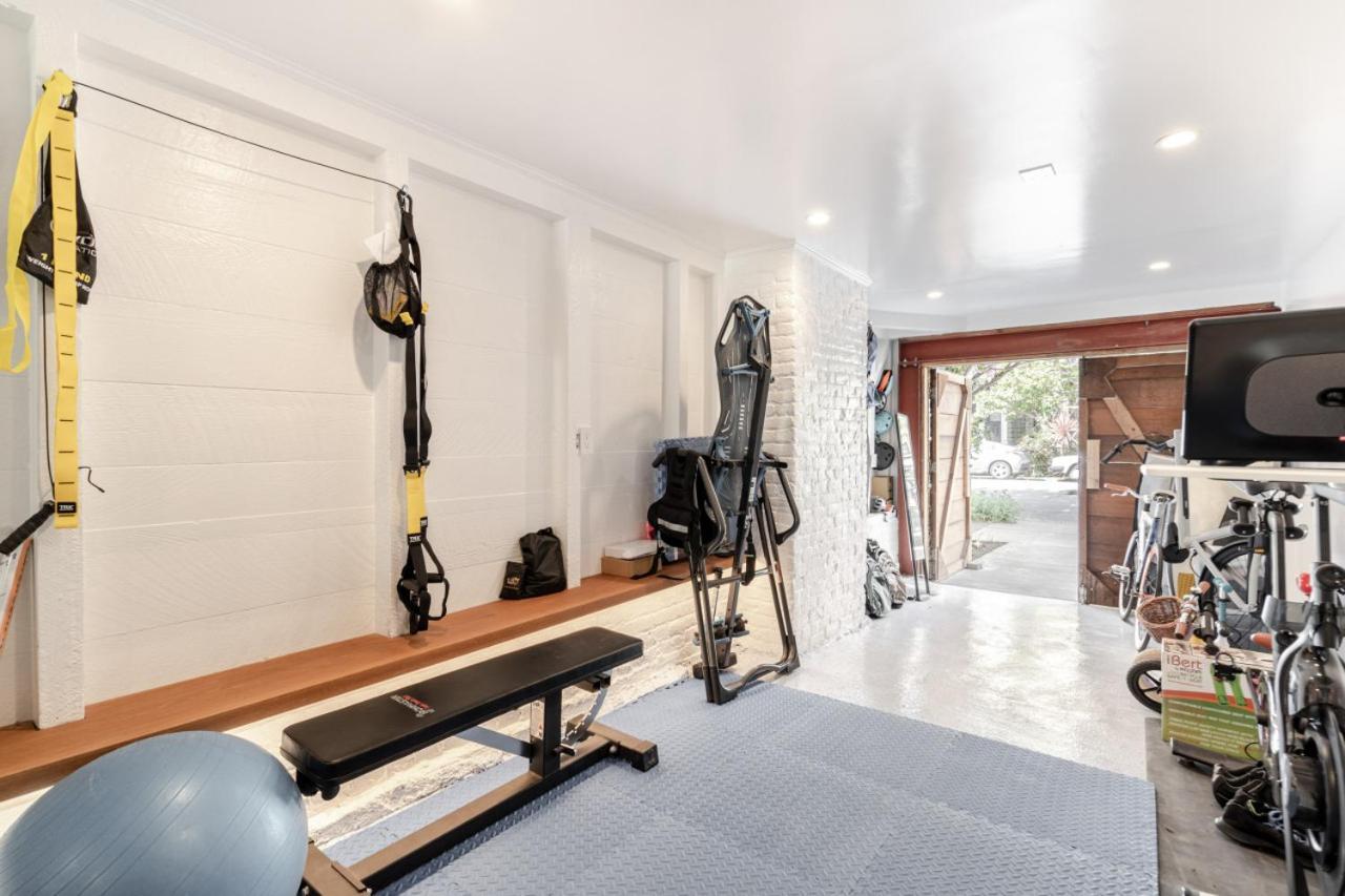 Stylish And Spacious 2nd Flr 2 Bedroom Victorian * San Francisco