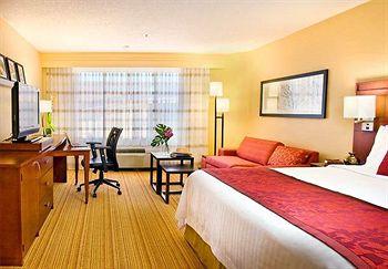 Courtyard By Marriott Fishermans Wharf Hotel